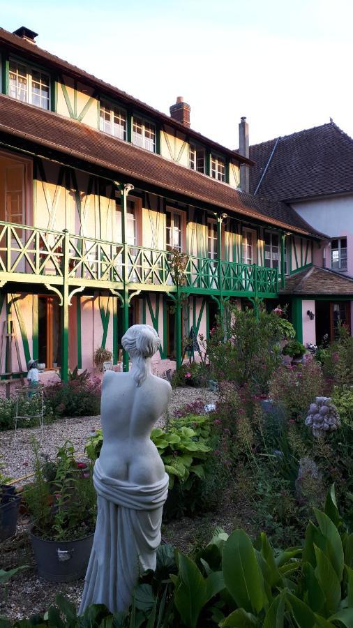 La Maison Rose Saint-Pierre-d'Autils Exteriér fotografie